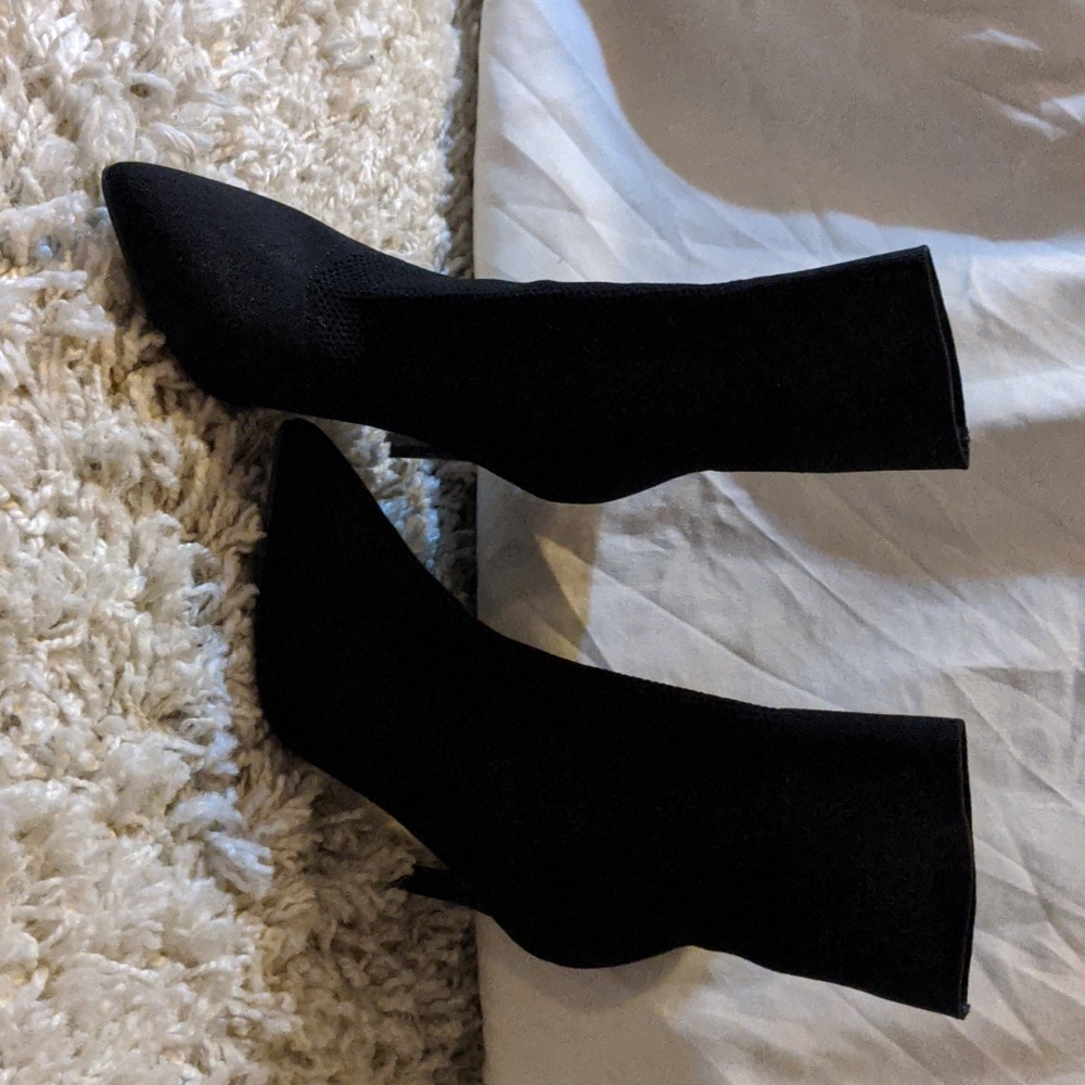 Stretchy sock boots
